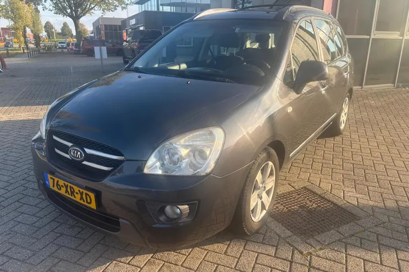 Kia Carens (2007)
