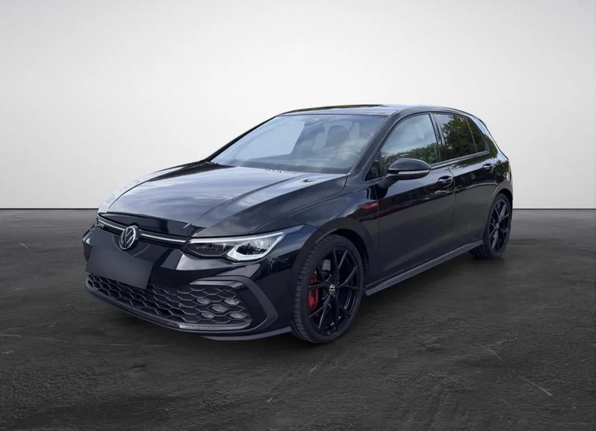Volkswagen Golf (2021) — foto 1