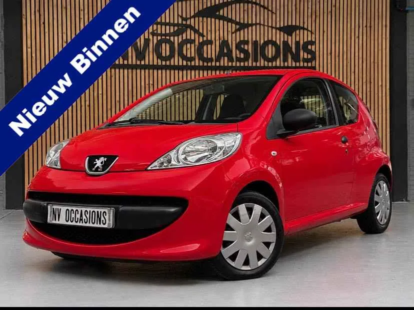 Peugeot 107 (2008) — foto 1