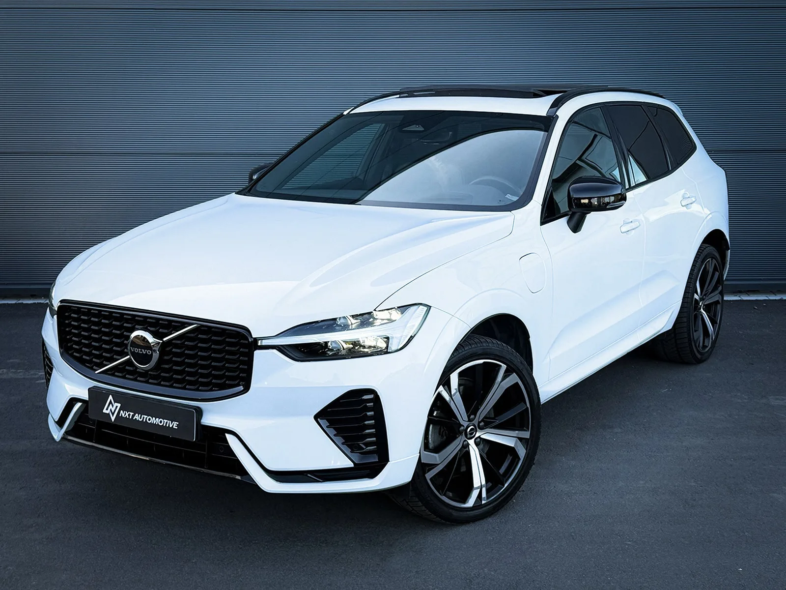 Volvo XC60 (2021) — foto 1