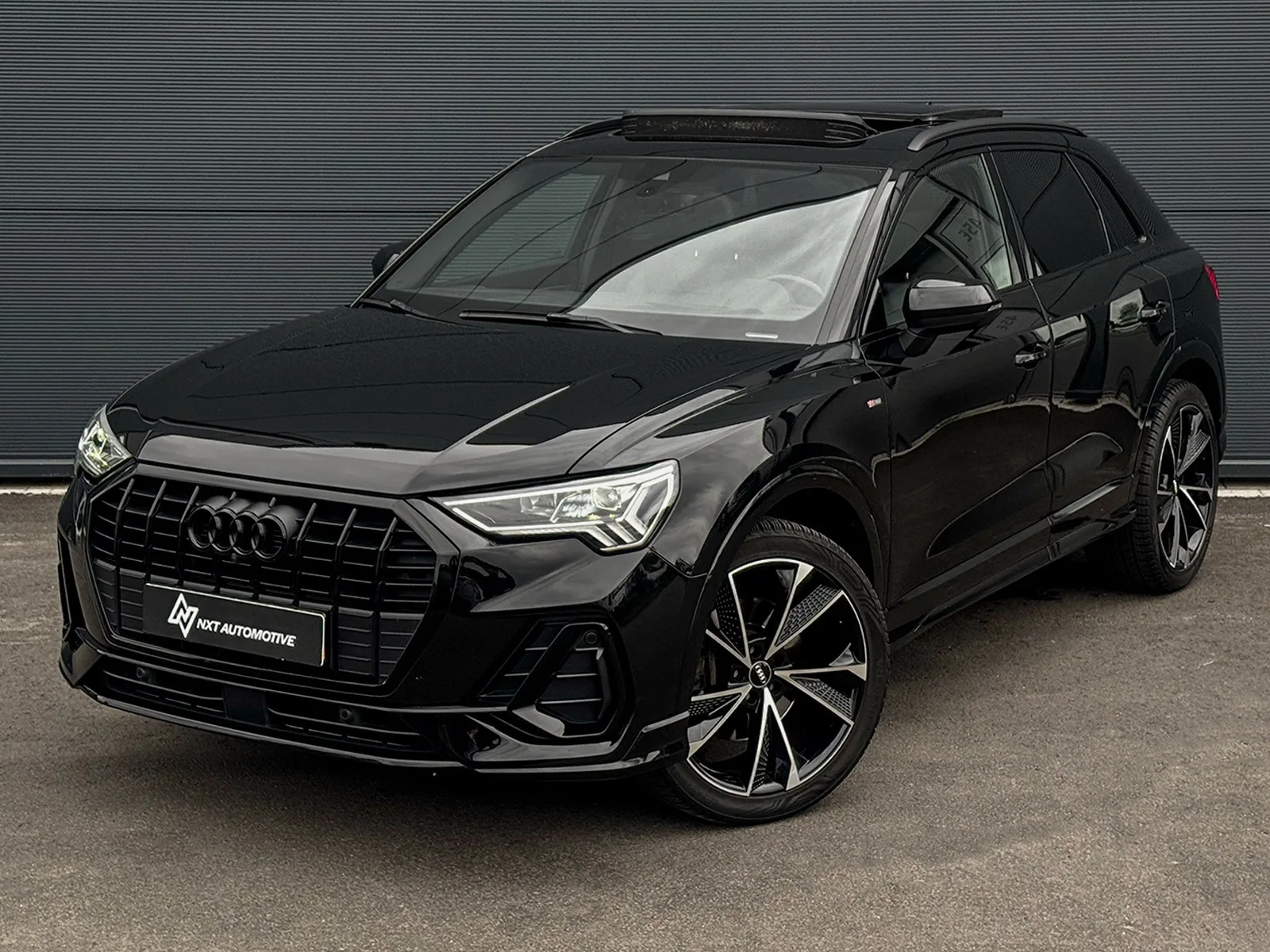 Audi Q3 (2019) — foto 1