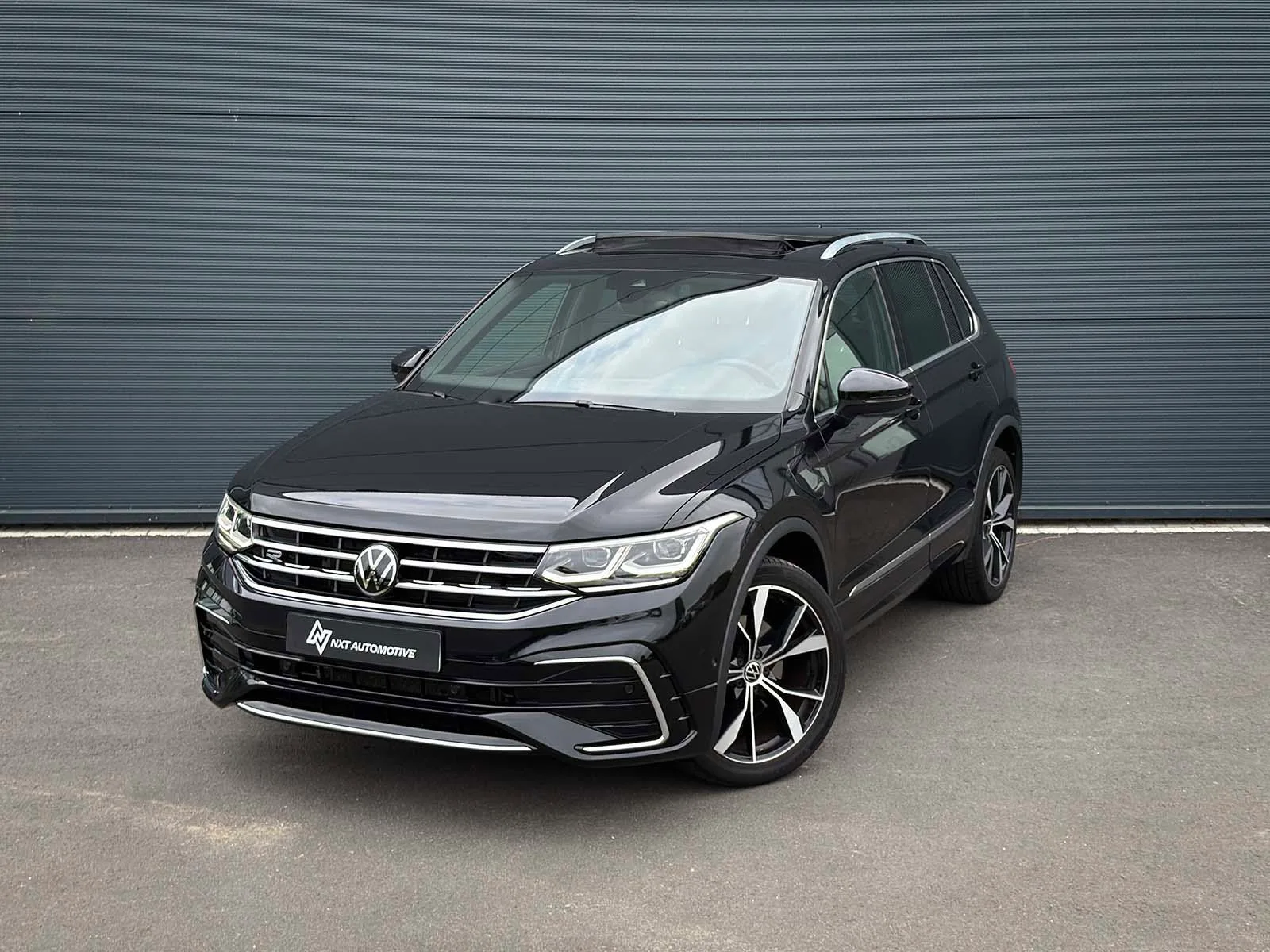 Volkswagen Tiguan (2022) — foto 1