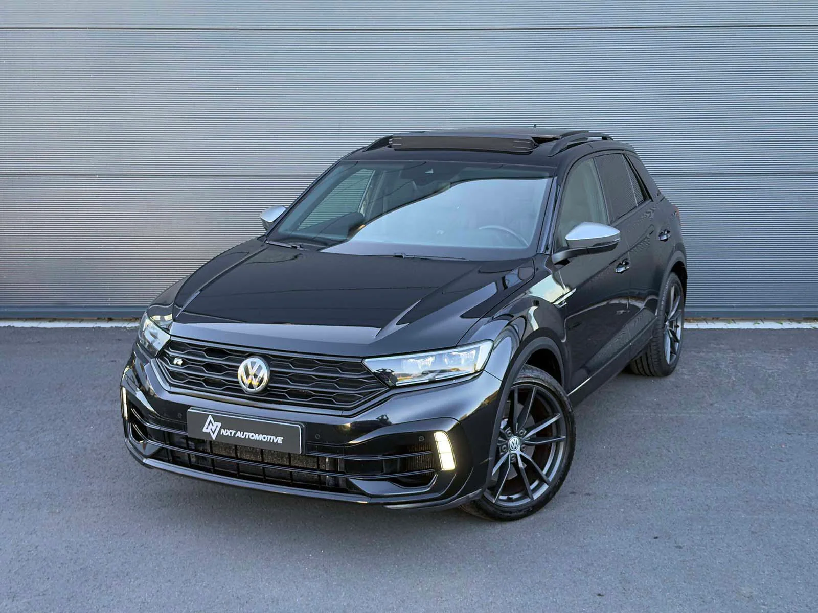 Volkswagen T-Roc (2020) — foto 1
