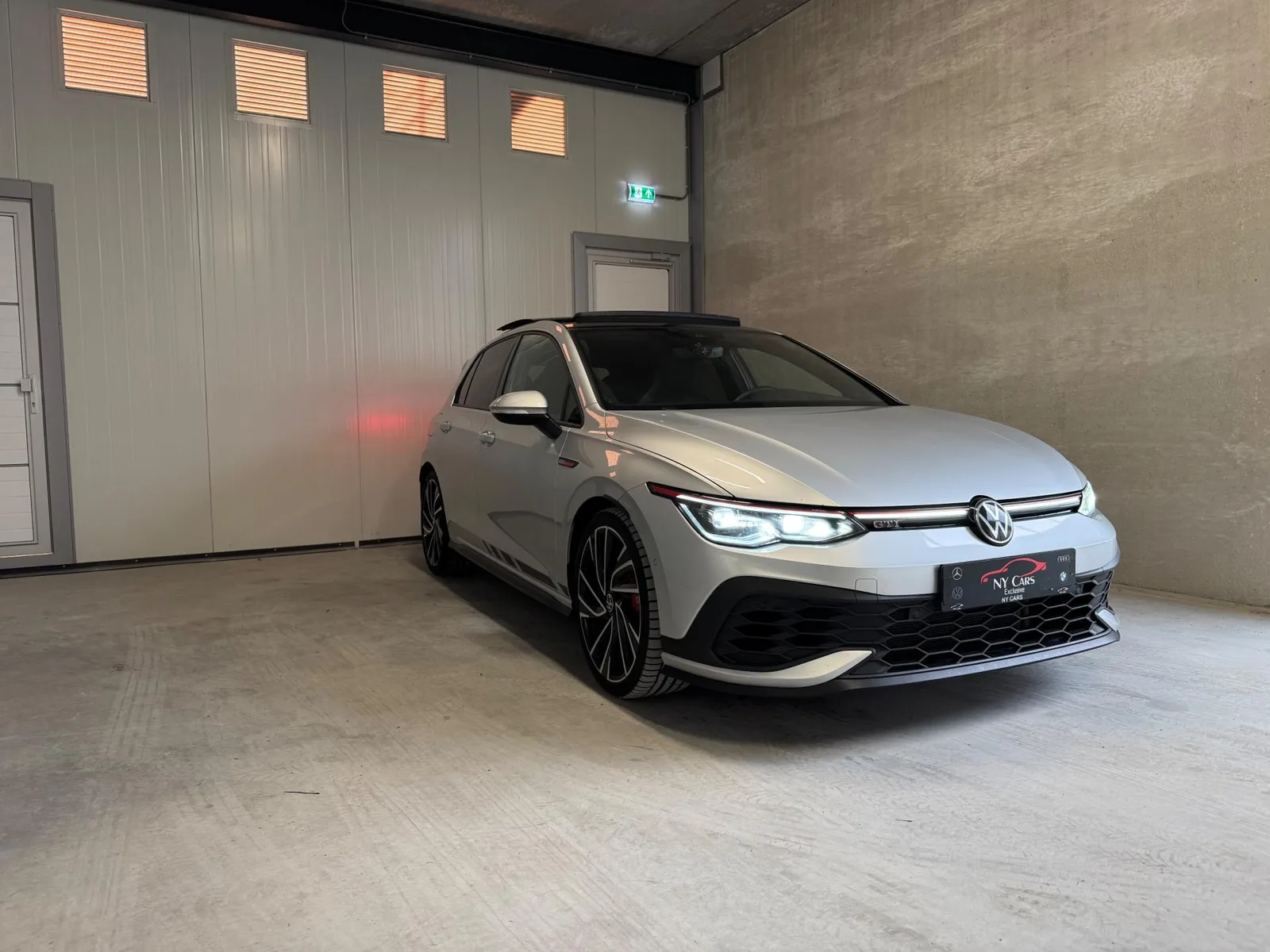 Volkswagen Golf (2021) — foto 1