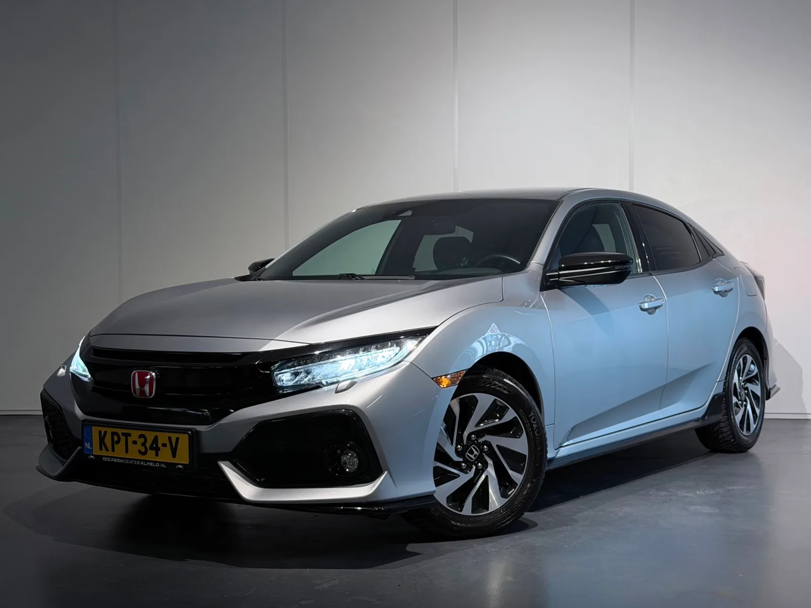 Honda Civic (2019) — foto 1