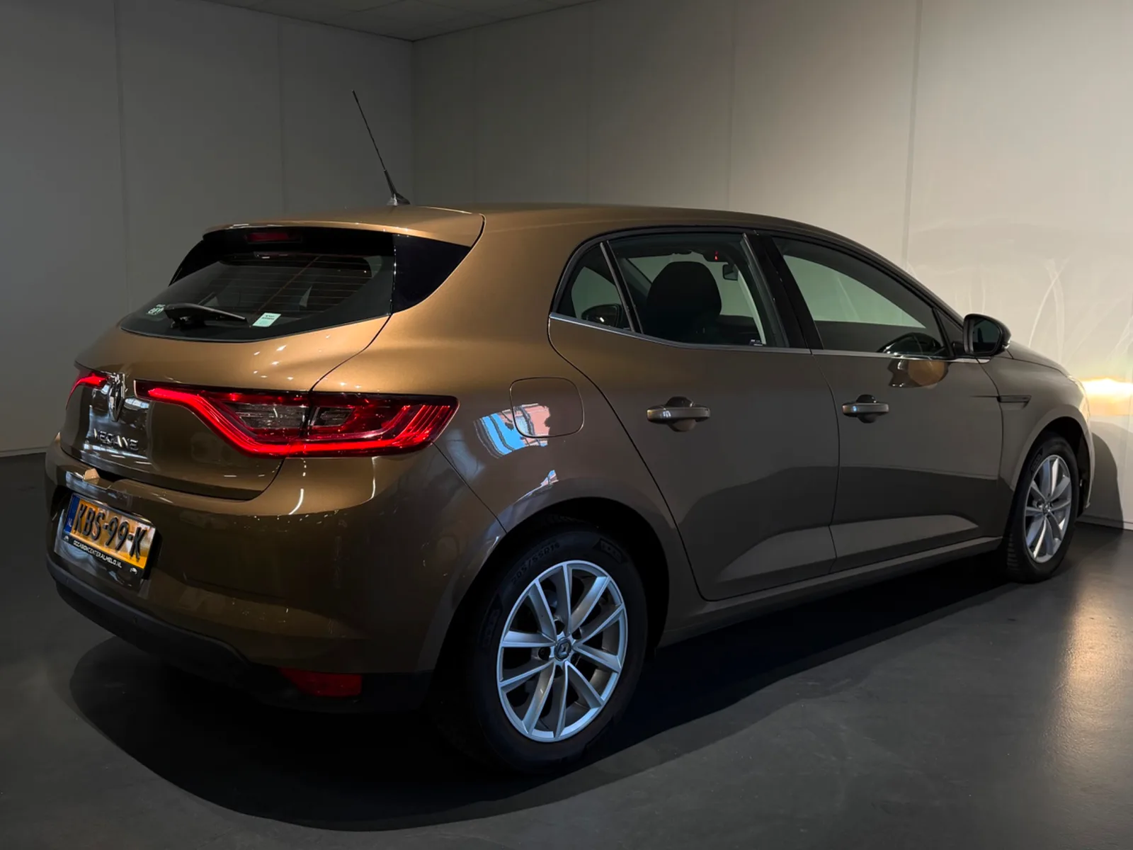 Renault Mégane (2018) — foto 1