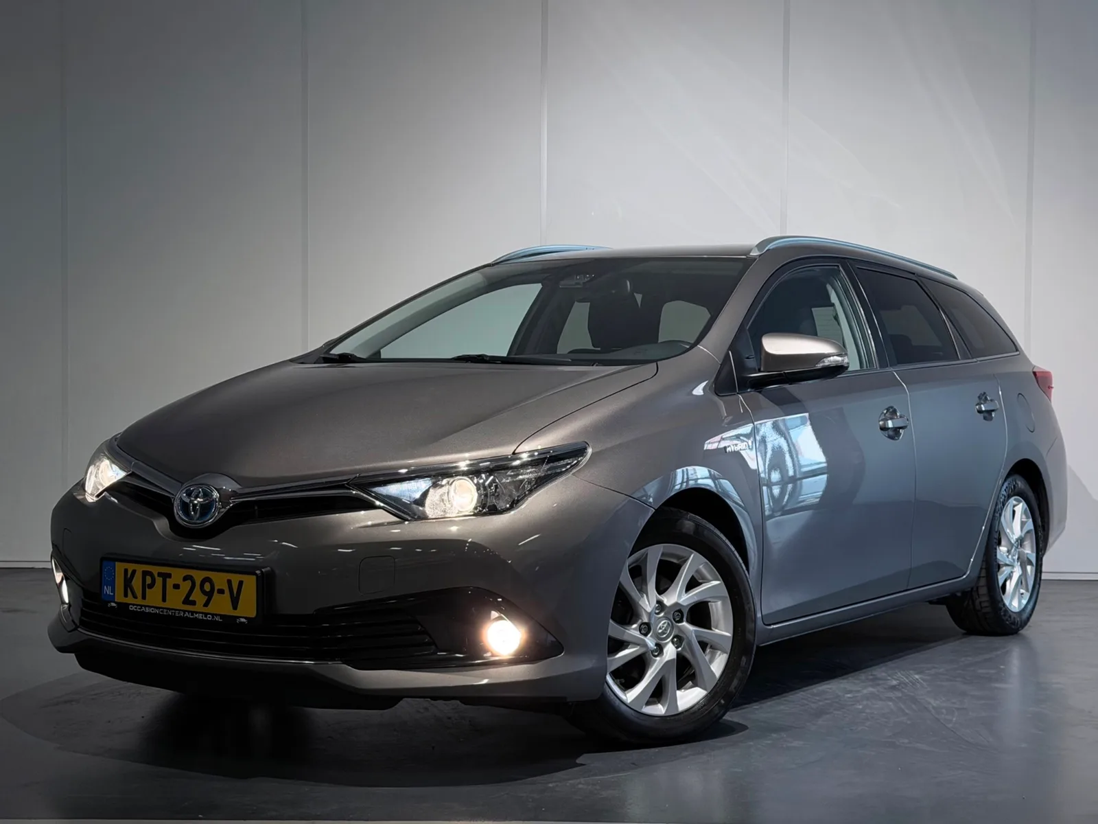 Toyota Auris (2017) — foto 1