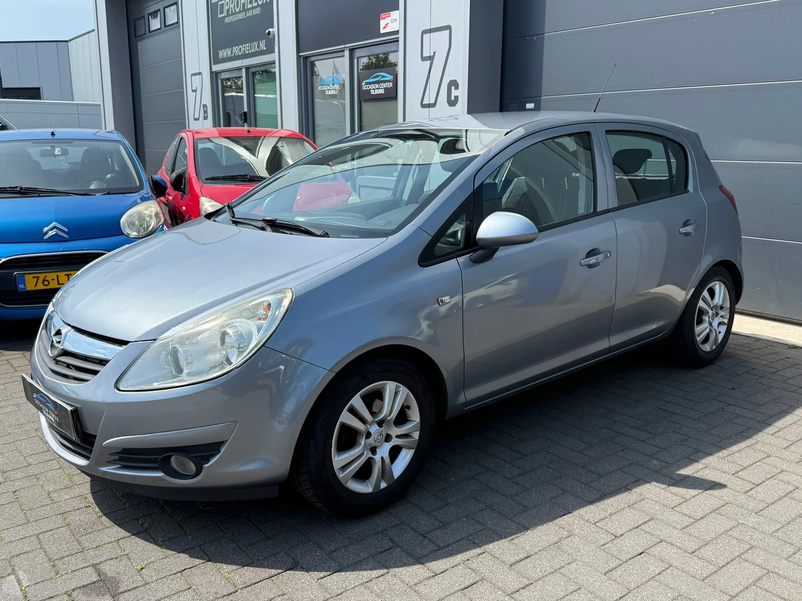 Opel Corsa (2009) — foto 1