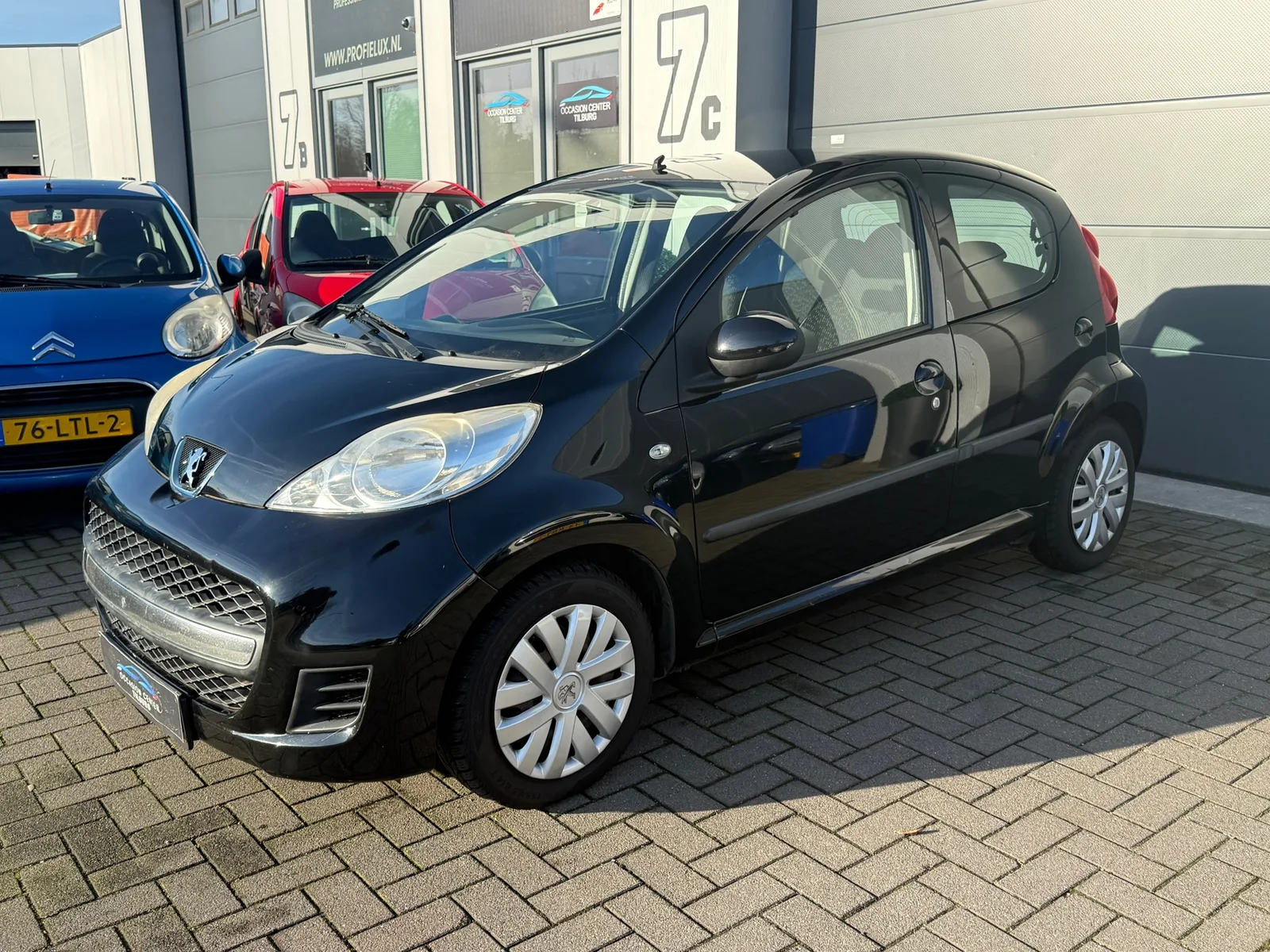 Peugeot 107 (2009) — foto 1