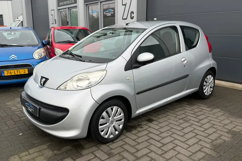 Peugeot 107 (2008)