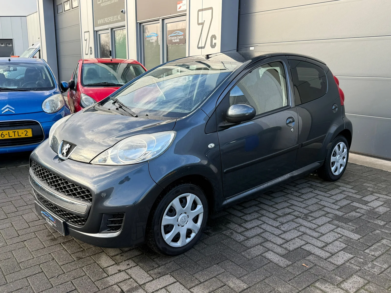Peugeot 107 (2009) — foto 1