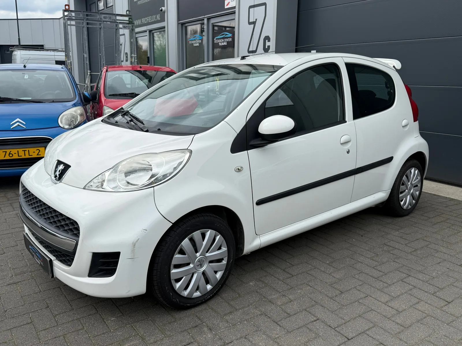 Peugeot 107 (2011) — foto 1
