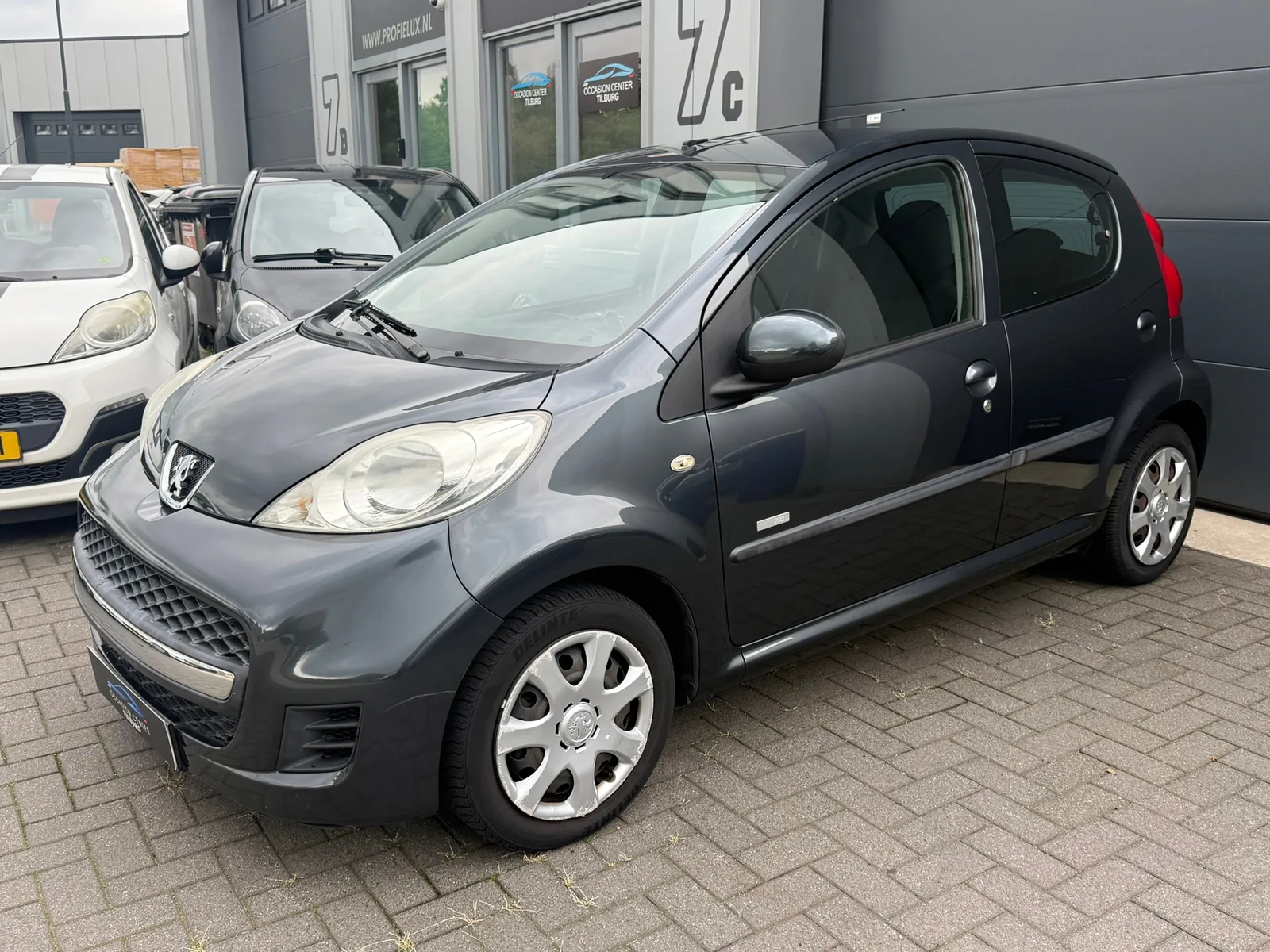 Peugeot 107 (2011) — foto 1