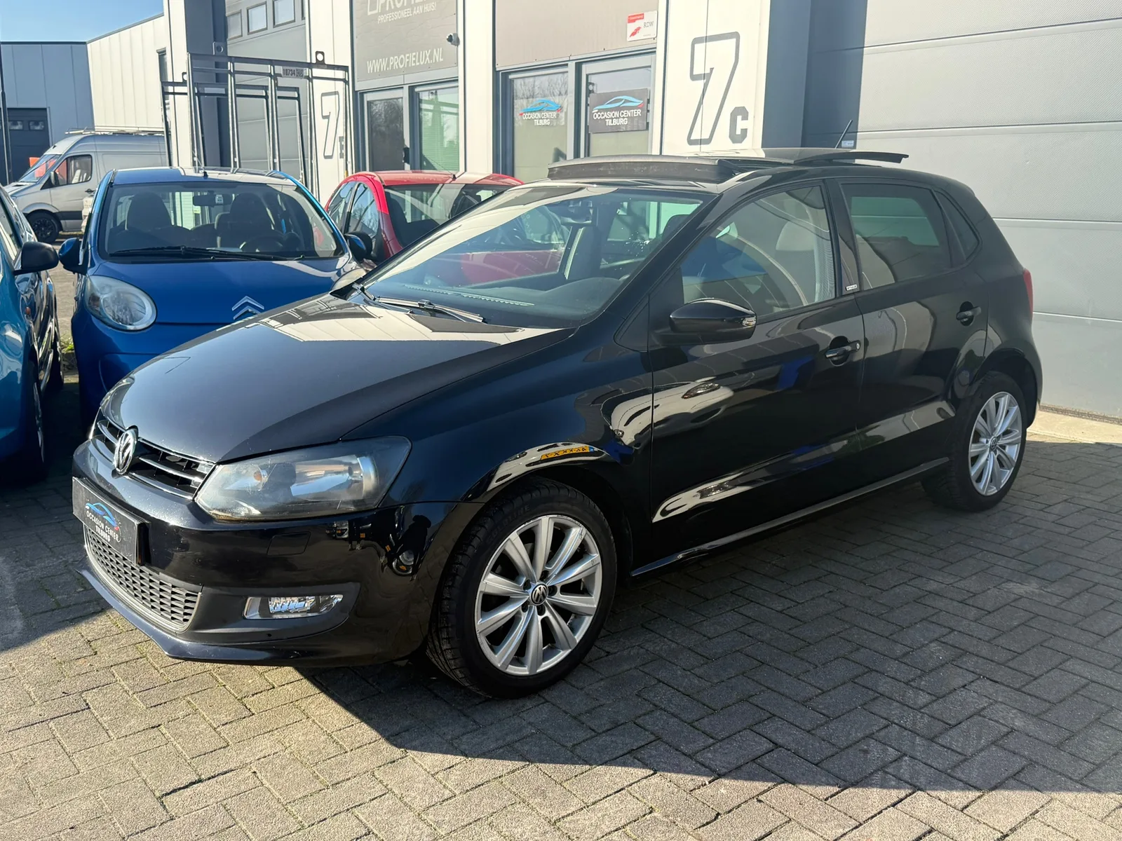 Volkswagen Polo (2012) — foto 1
