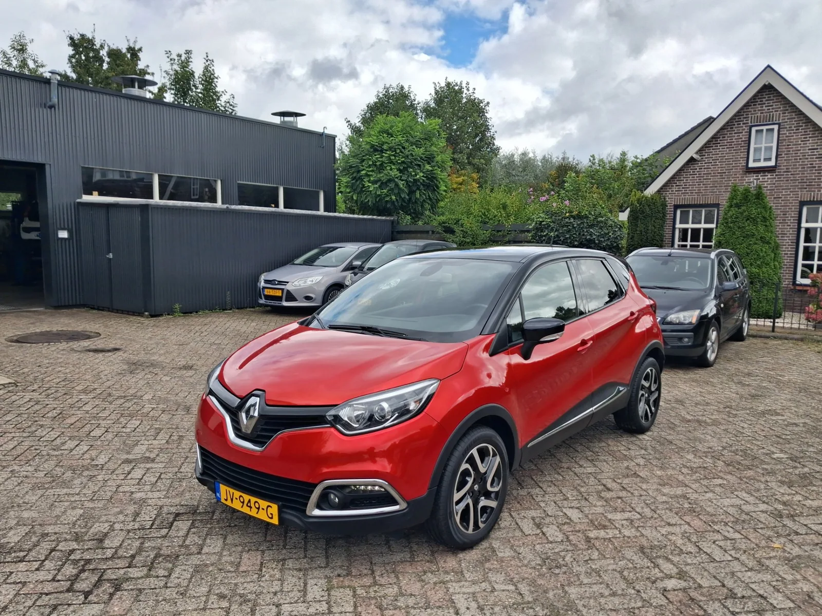 Renault Captur (2016) — foto 1