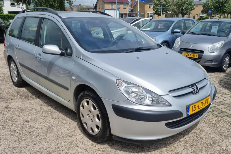 Peugeot 307 (2002)