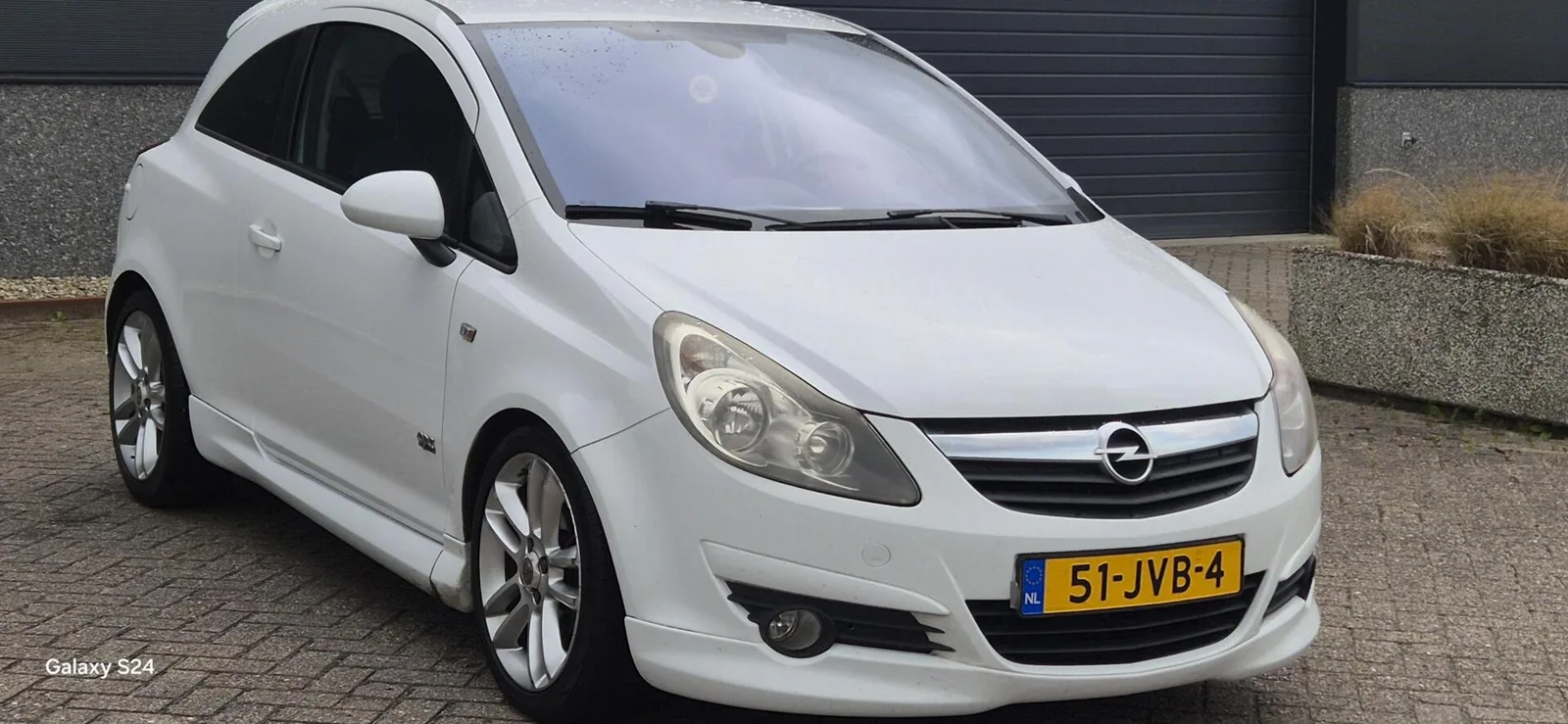 Opel Corsa (2009) — foto 1