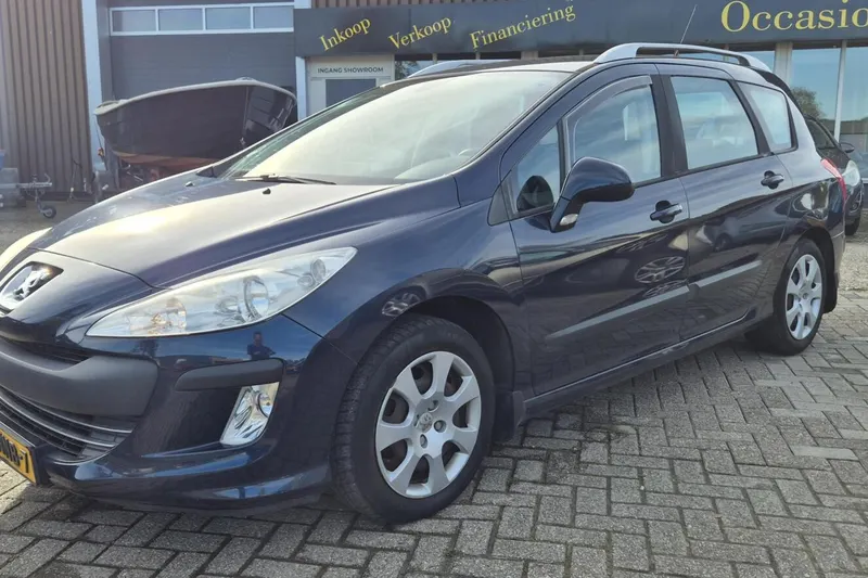 Peugeot 308 (2010)