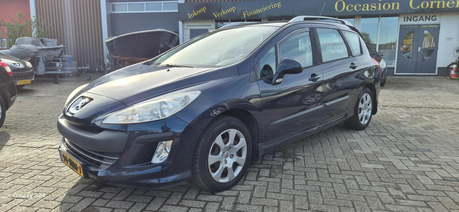 Peugeot 308 (2010) — foto 1