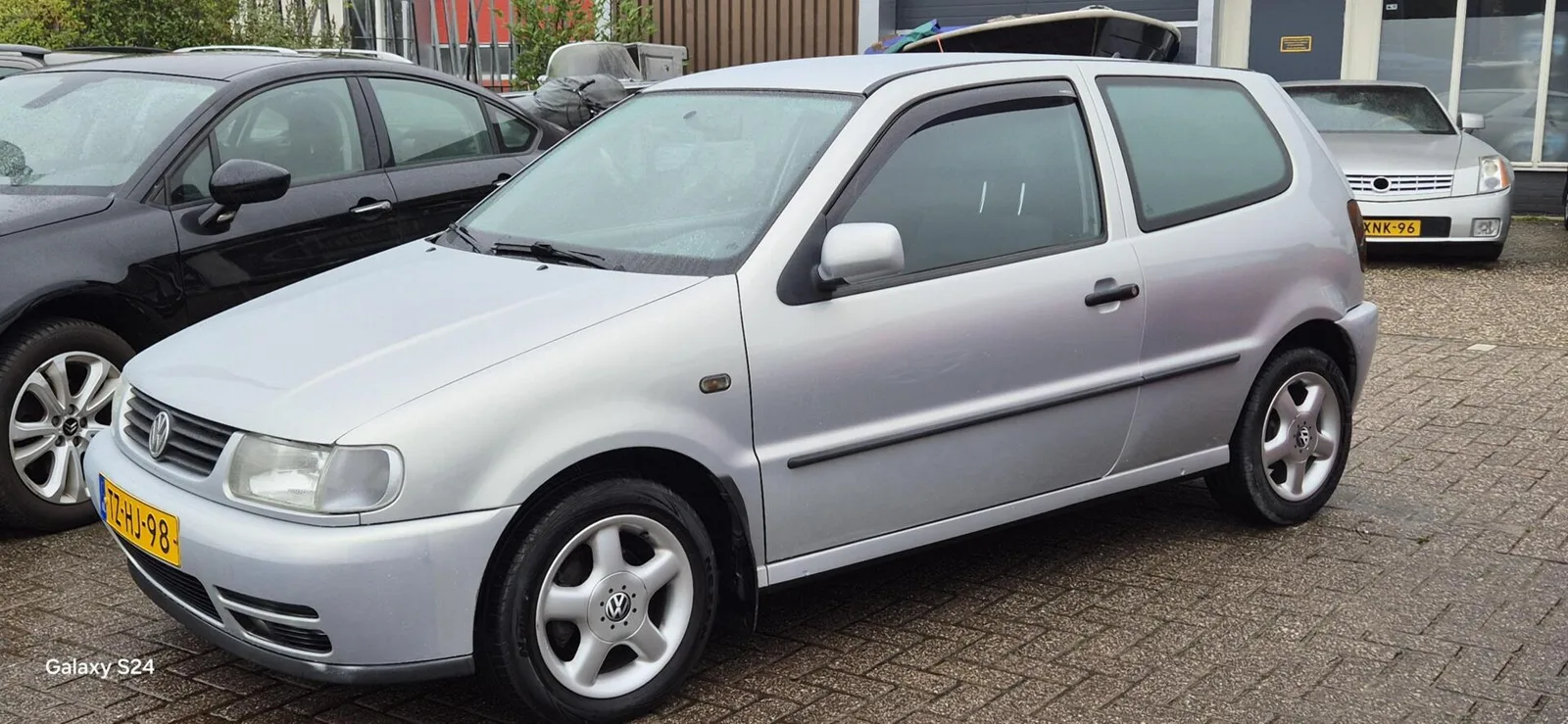 Volkswagen Polo (1998) — foto 1