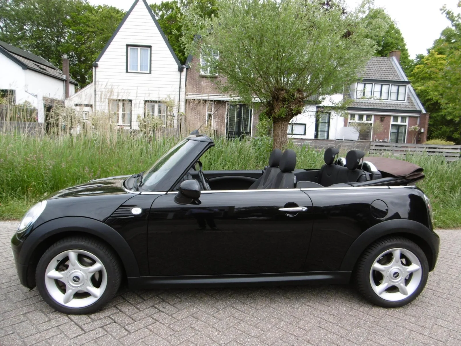 MINI Cabrio (2010) — foto 1