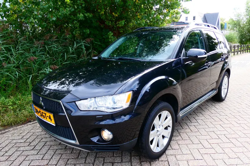 Mitsubishi Outlander (2011)