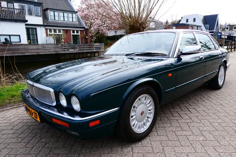 Daimler Double Six (1996)
