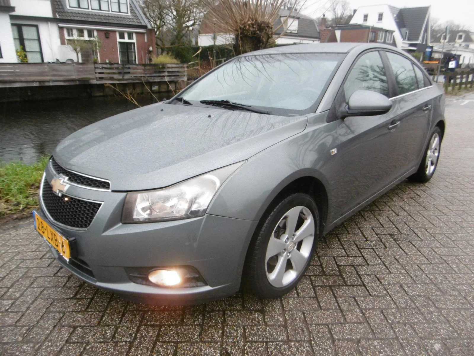 Chevrolet Cruze (2010) — foto 1