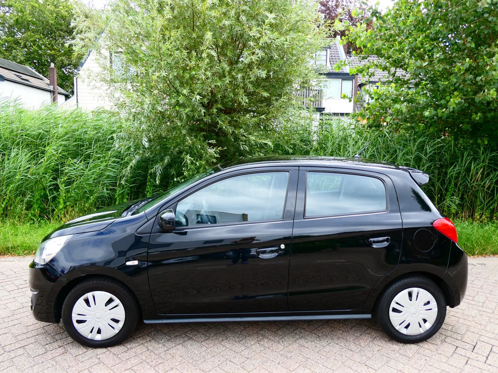 Mitsubishi Space Star (2018) — foto 1