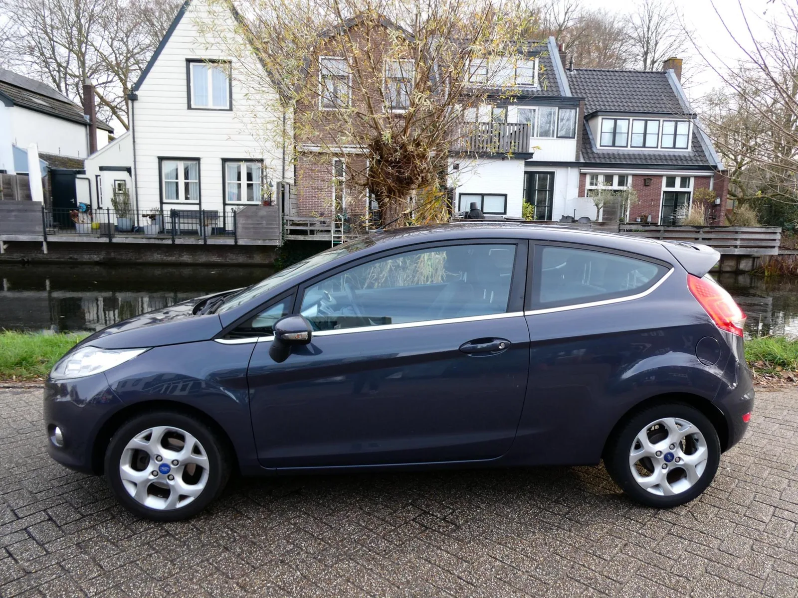 Ford Fiesta (2011) — foto 1