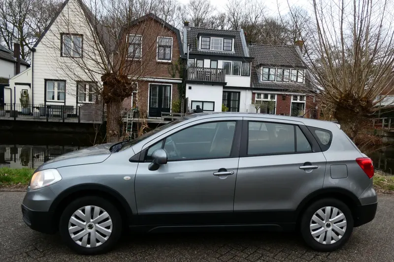 Suzuki SX4 S-Cross (2015)