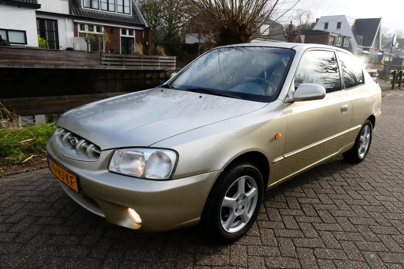 Hyundai Accent (2001)