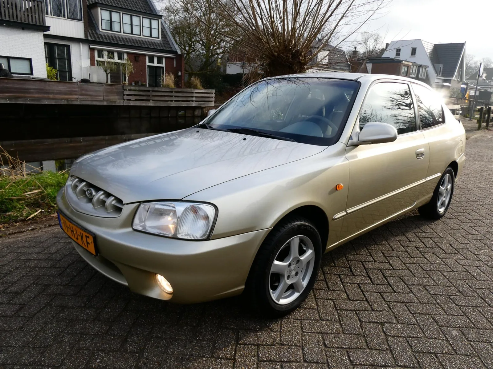 Hyundai Accent (2001) — foto 1