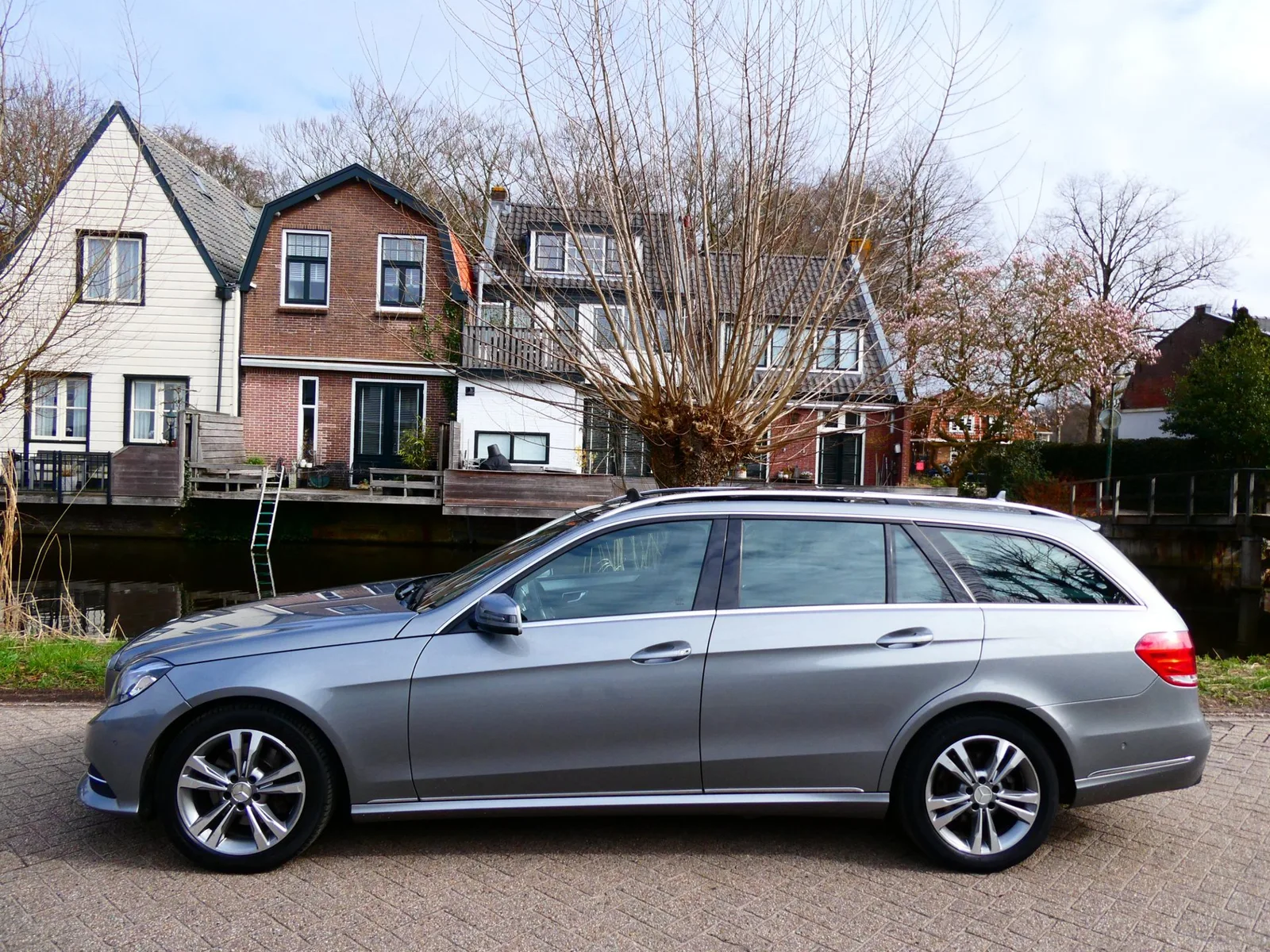 Mercedes-Benz E-Klasse (2013) — foto 1