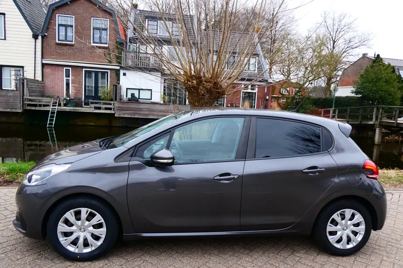 Peugeot 208 (2018)