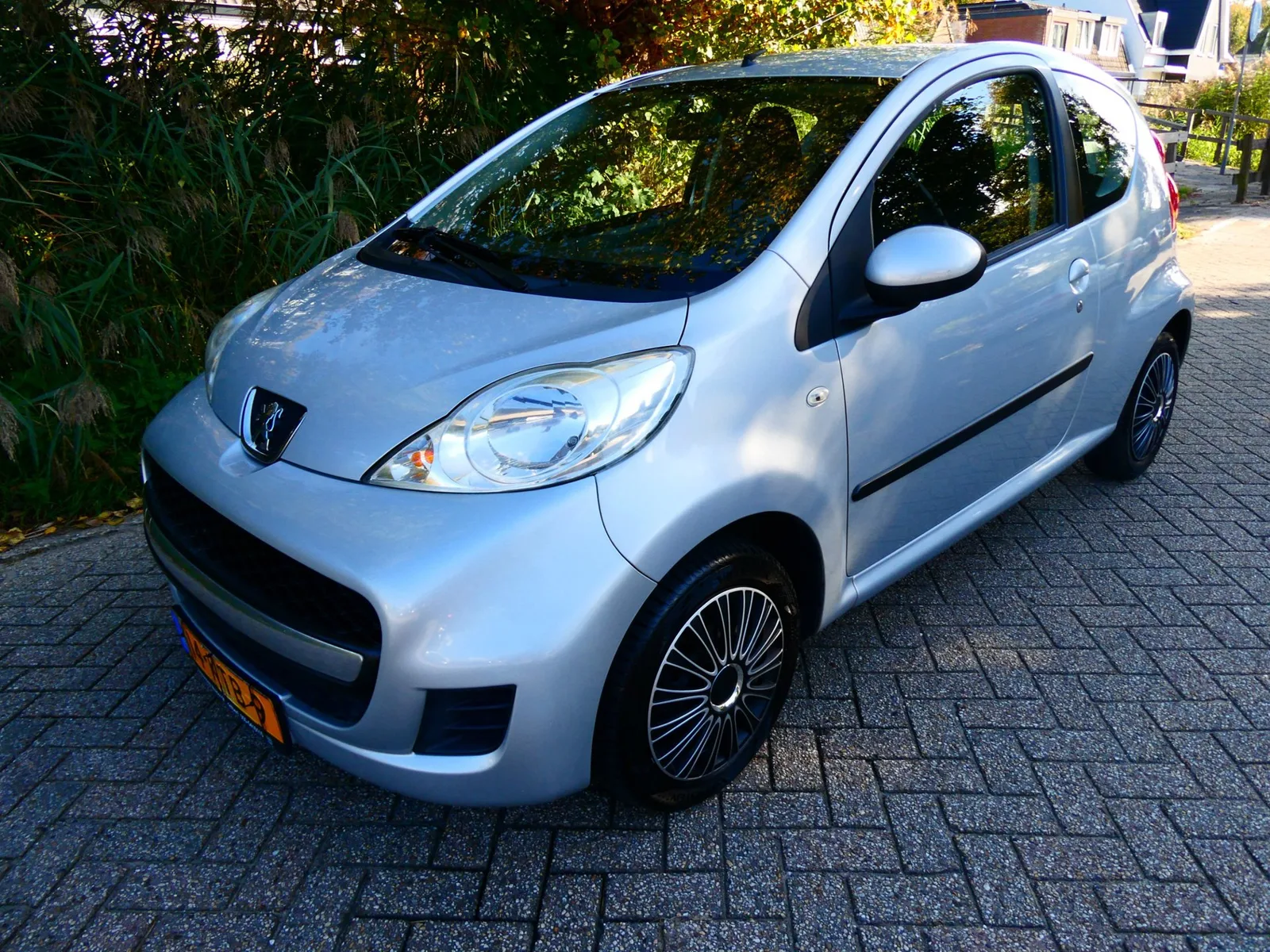 Peugeot 107 (2010) — foto 1