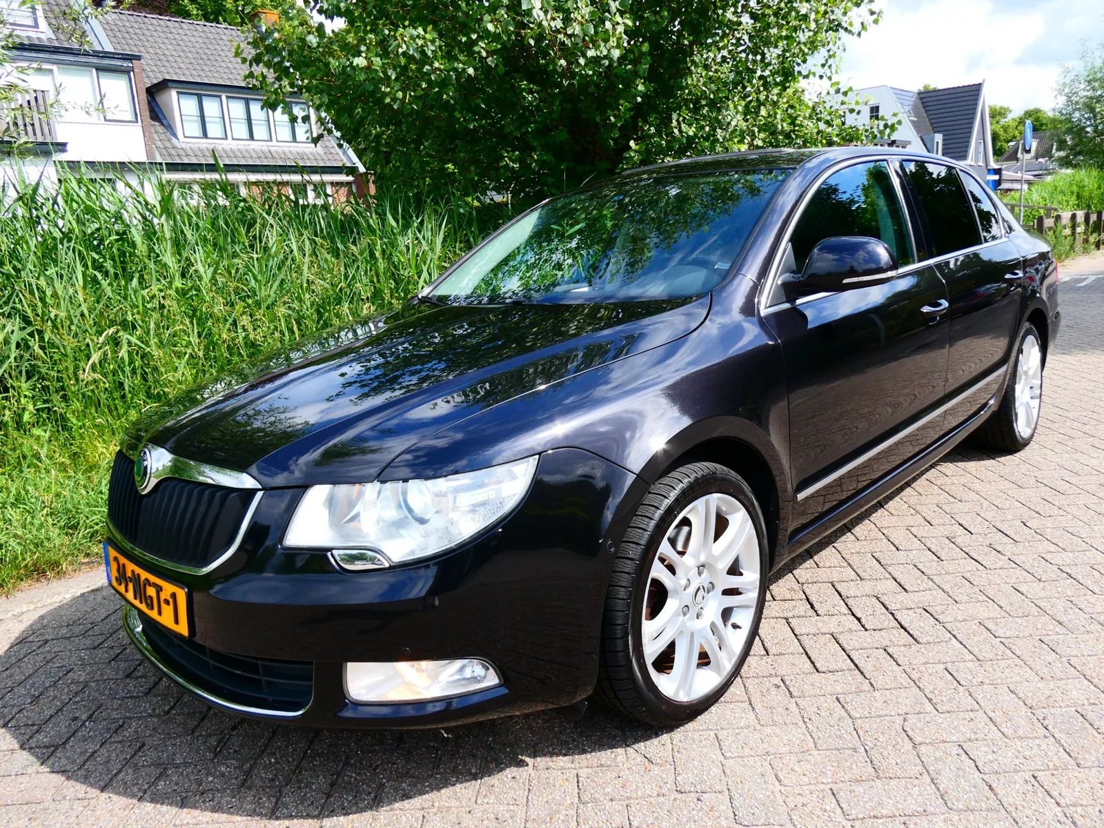 Škoda Superb (2010) — foto 1