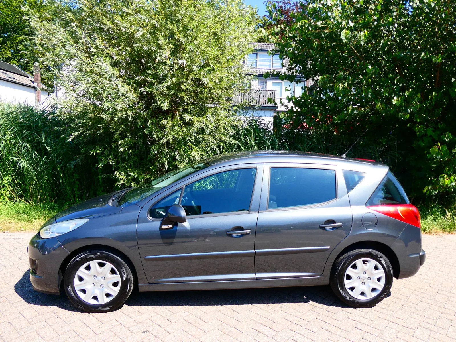 Peugeot 207 (2012) — foto 1