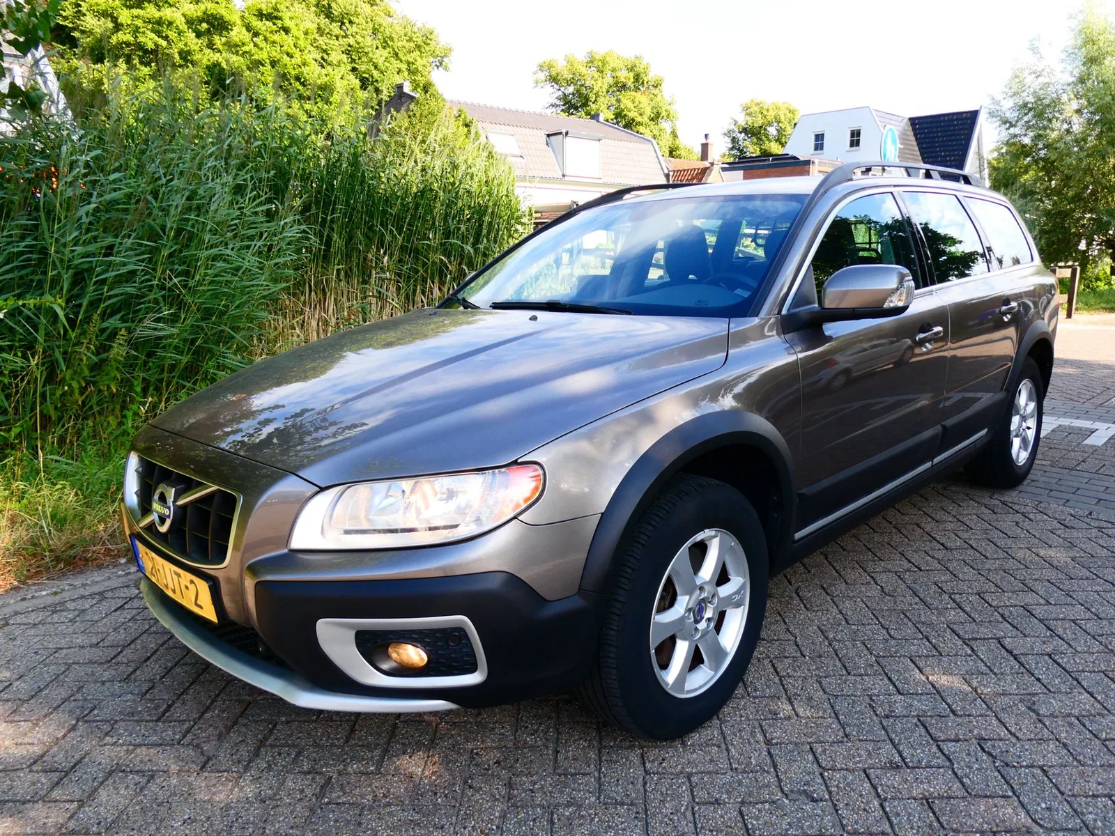 Volvo XC70 (2009) — foto 1