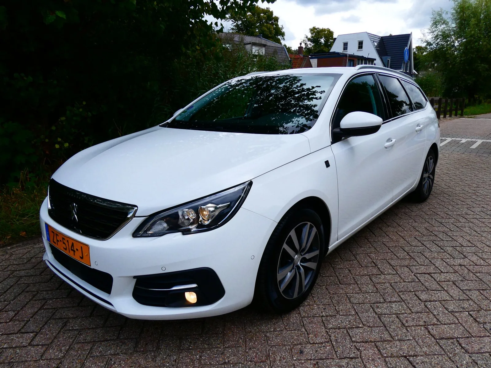 Peugeot 308 (2019) — foto 1
