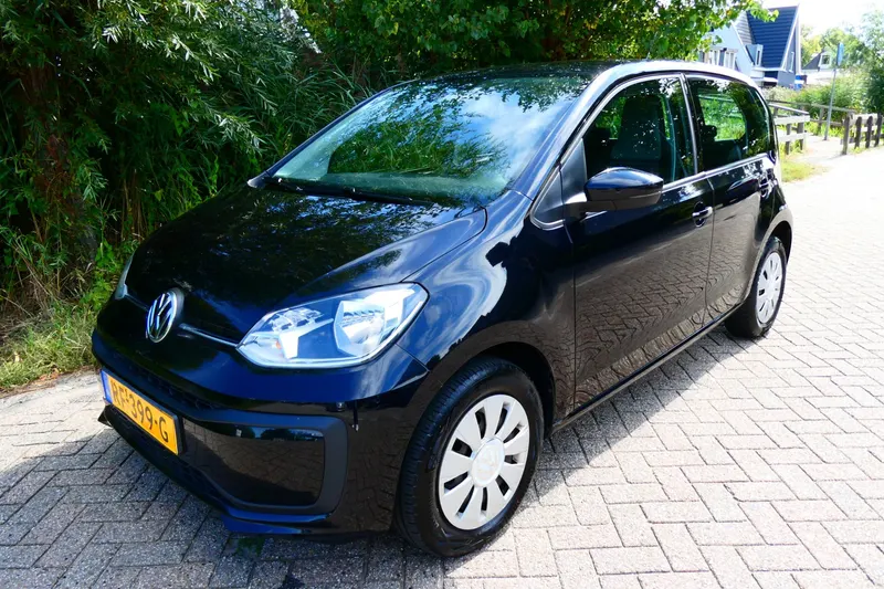 Volkswagen Up! (2017)