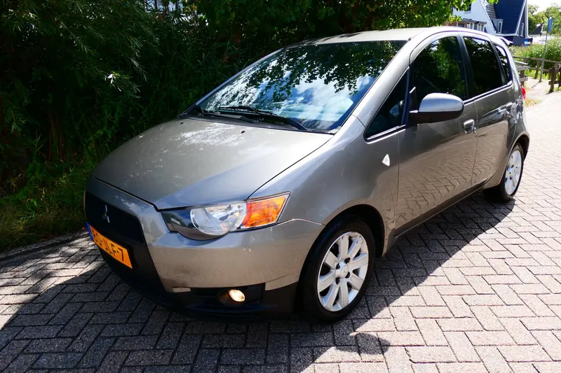 Mitsubishi Colt (2009)