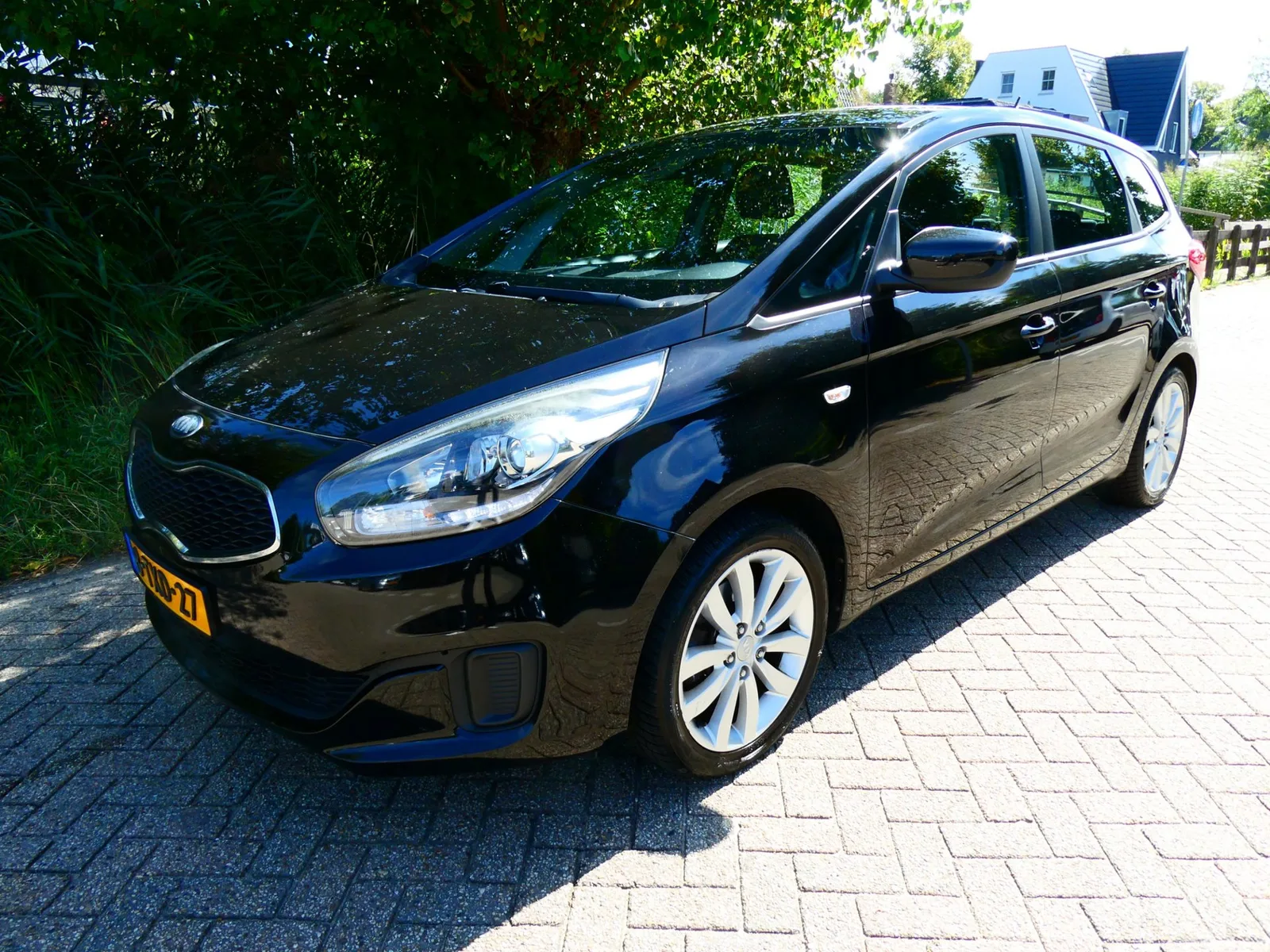 Kia Carens (2014) — foto 1