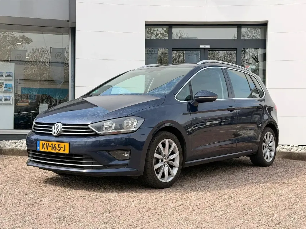 Volkswagen Golf Sportsvan (2017) — foto 1
