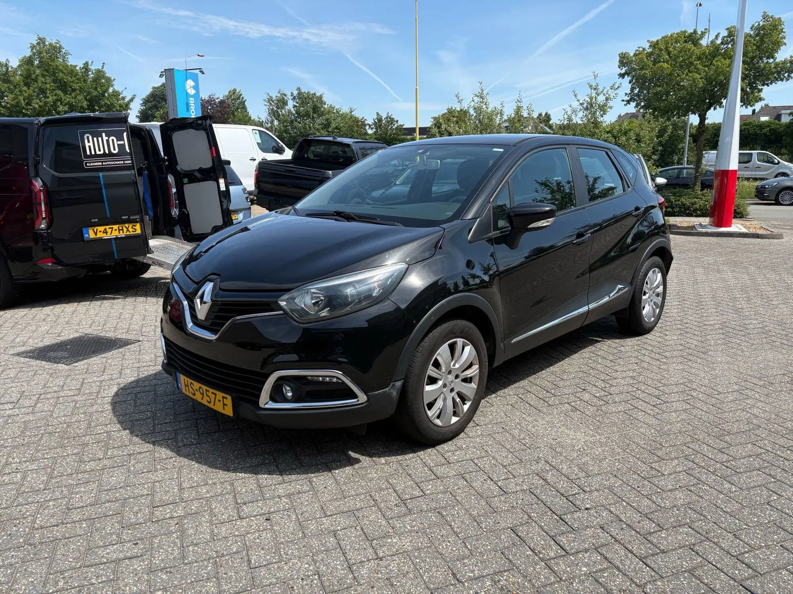 Renault Captur (2016) — foto 1