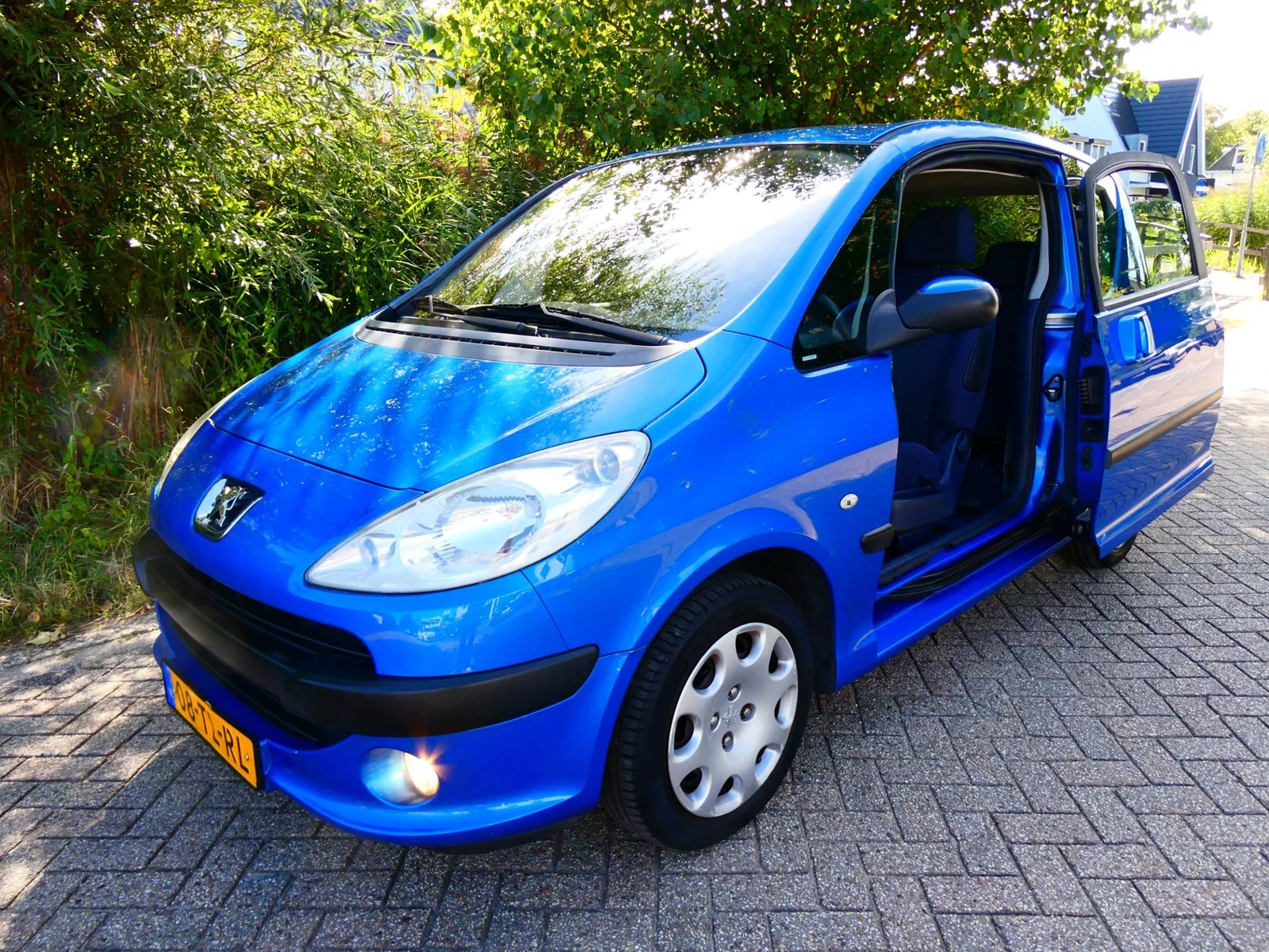 Peugeot 1007 (2006) — foto 1