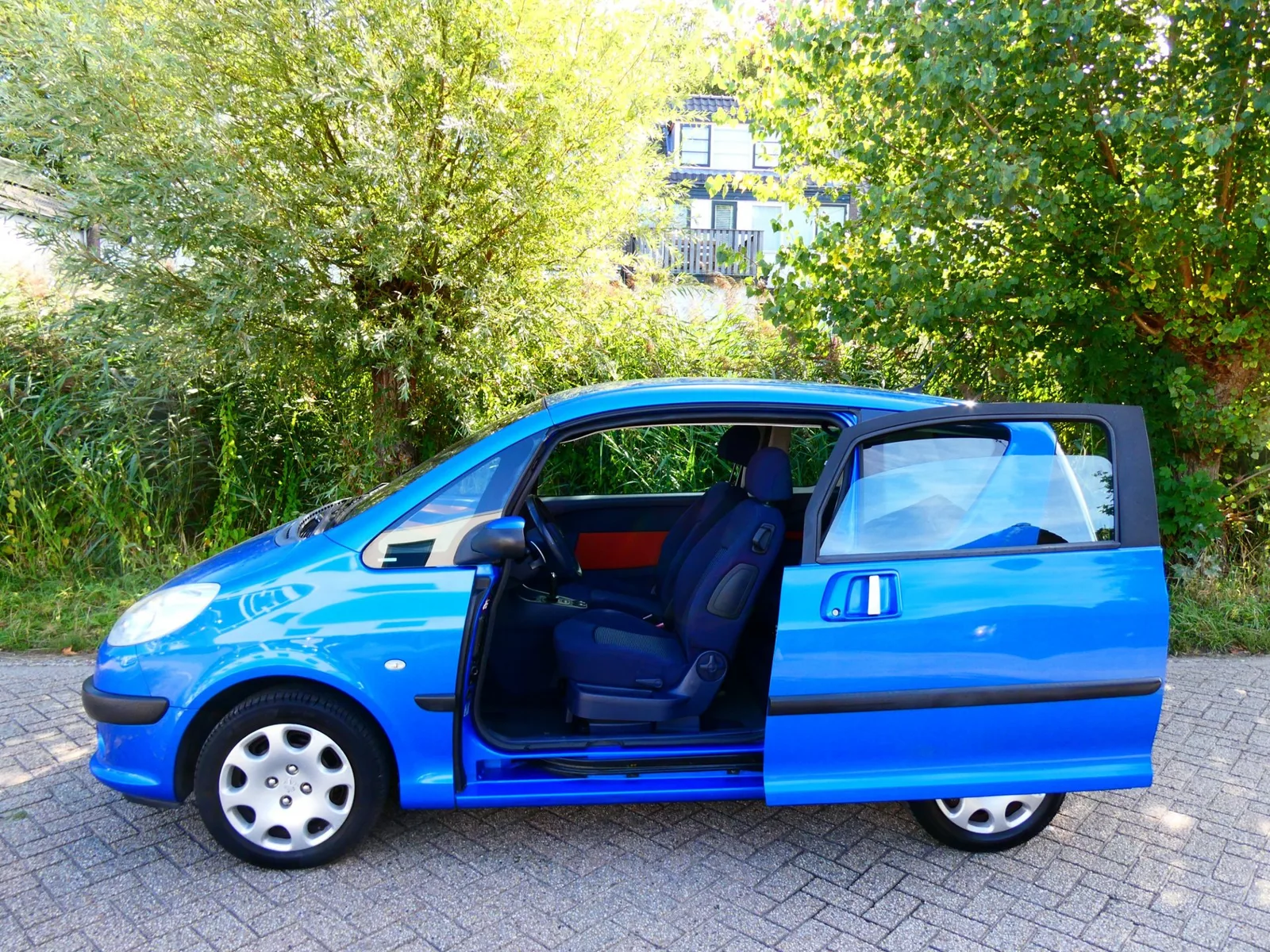 Peugeot 1007 (2006) — foto 1