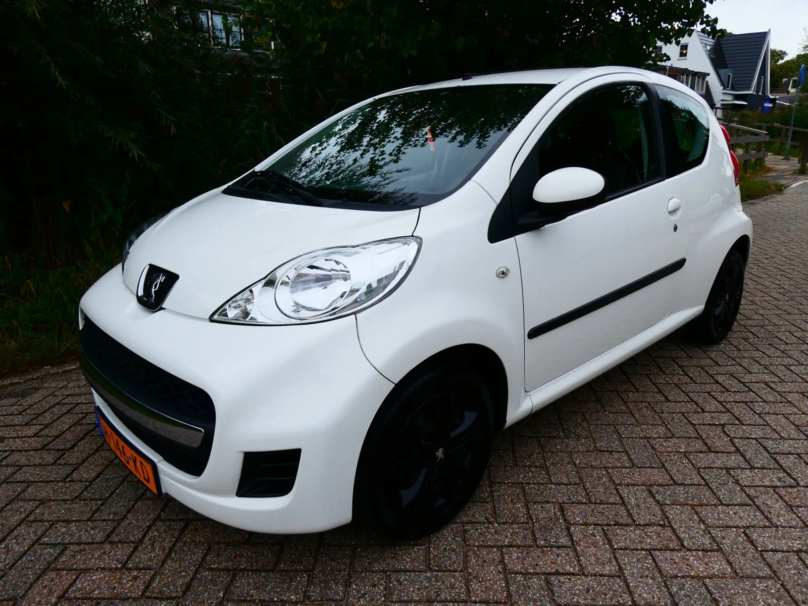 Peugeot 107 (2012) — foto 1