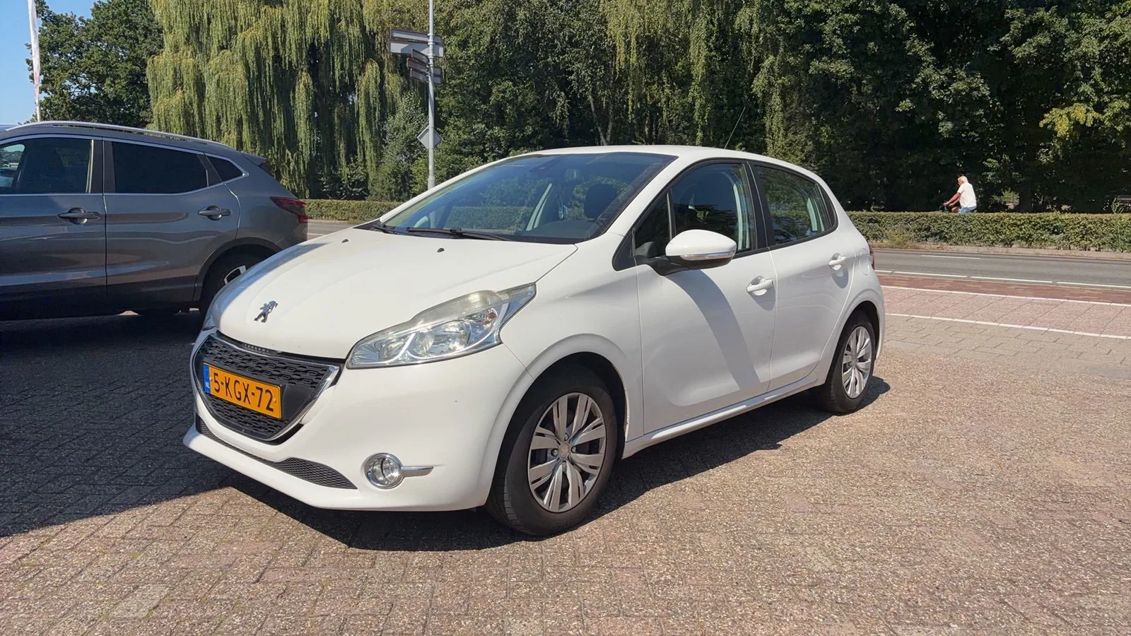 Peugeot 208 (2013) — foto 1