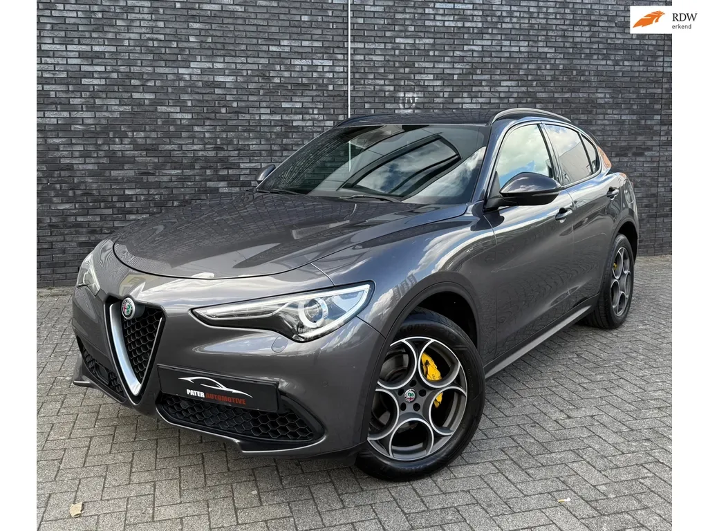 Alfa Romeo Stelvio (2018) — foto 1